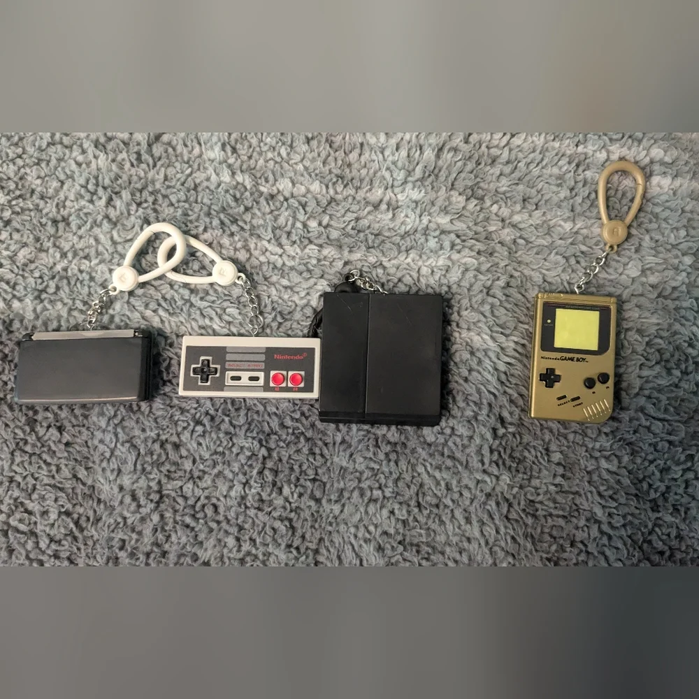 Nintendo Keychains - Picture 2 of 6